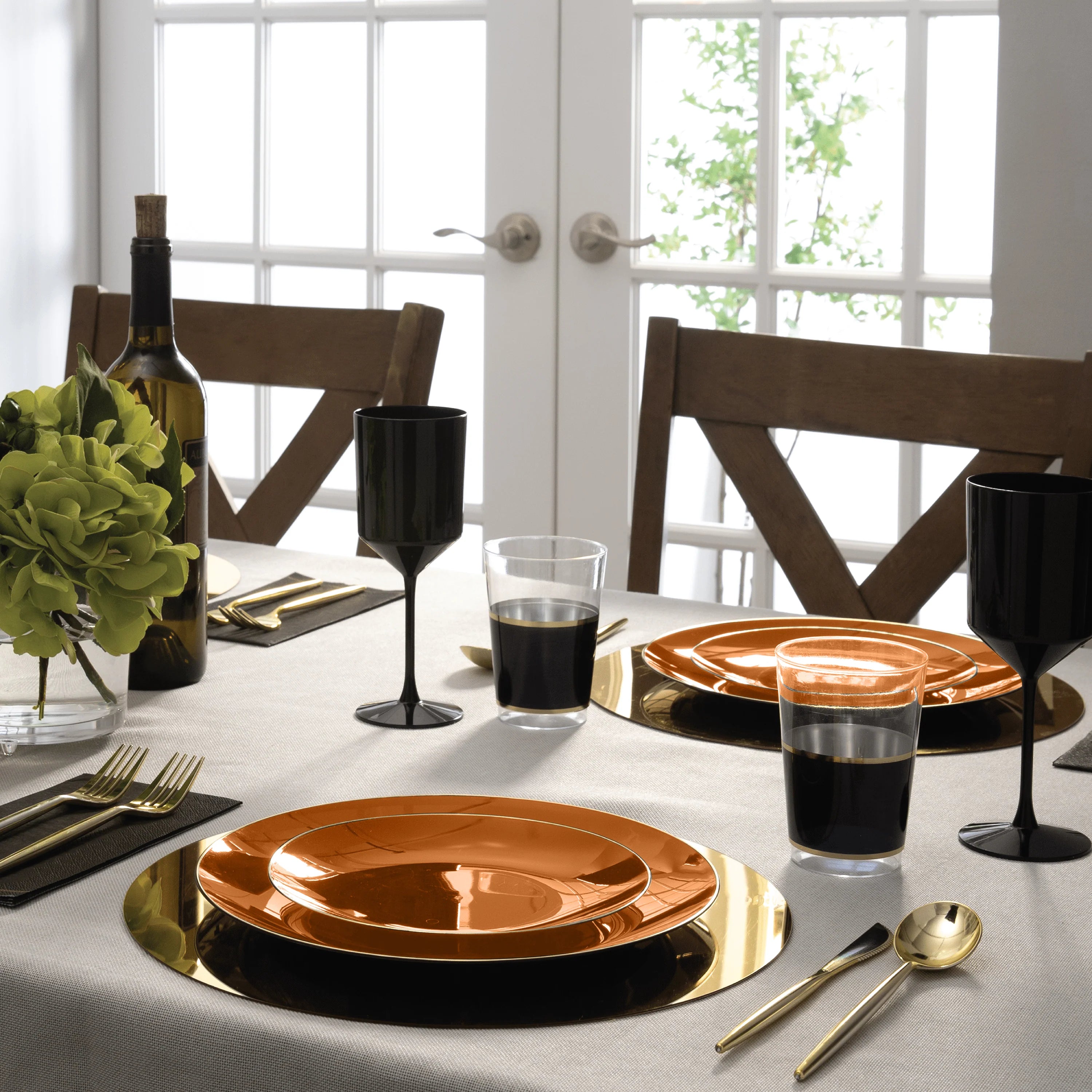 Rosewood Orange and Gold Rim Plastic Plates (10 Count)