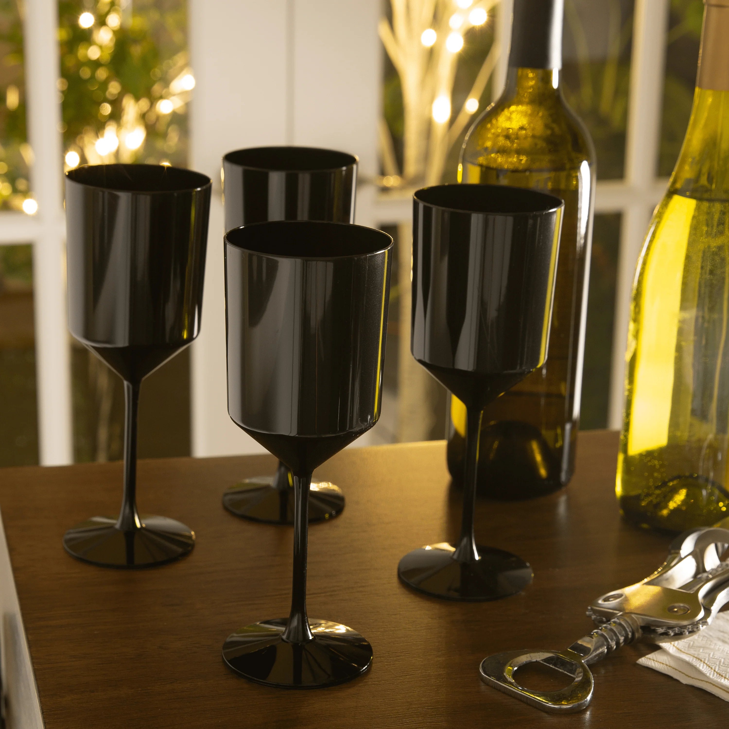 Upscale Black Plastic Wine Cups (4 Cups)